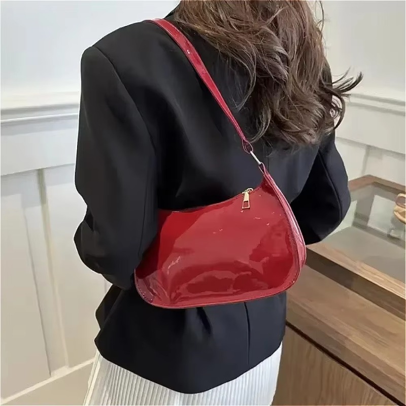 Women's Bag Patent Leather Han - огляд і ціна Women Bags Branded